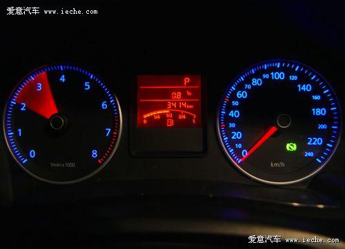 泛亚电竞平台：上妆起皮怎么办 教你几个补救方法