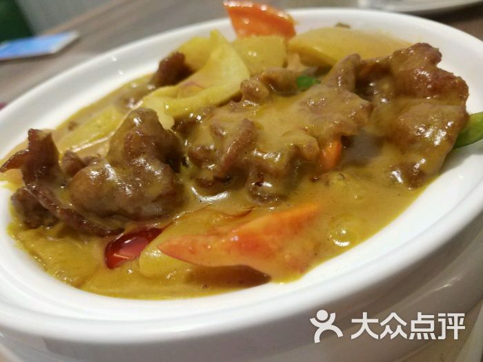 【泛亚电竞官网】休闲T恤搭配牛仔宽腿裤，让你时尚又白搭